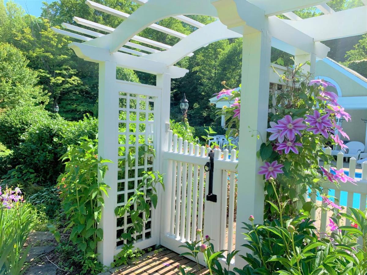Howarth House Bed And Breakfast Fitchburg Eksteriør bilde