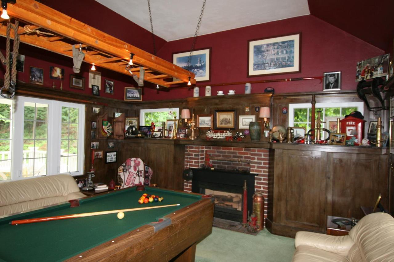Howarth House Bed And Breakfast Fitchburg Eksteriør bilde