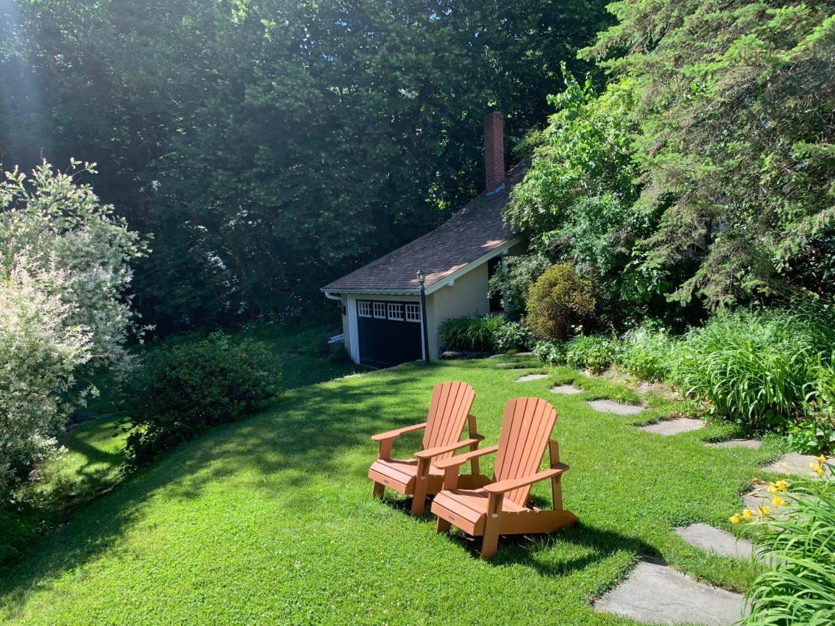 Howarth House Bed And Breakfast Fitchburg Eksteriør bilde